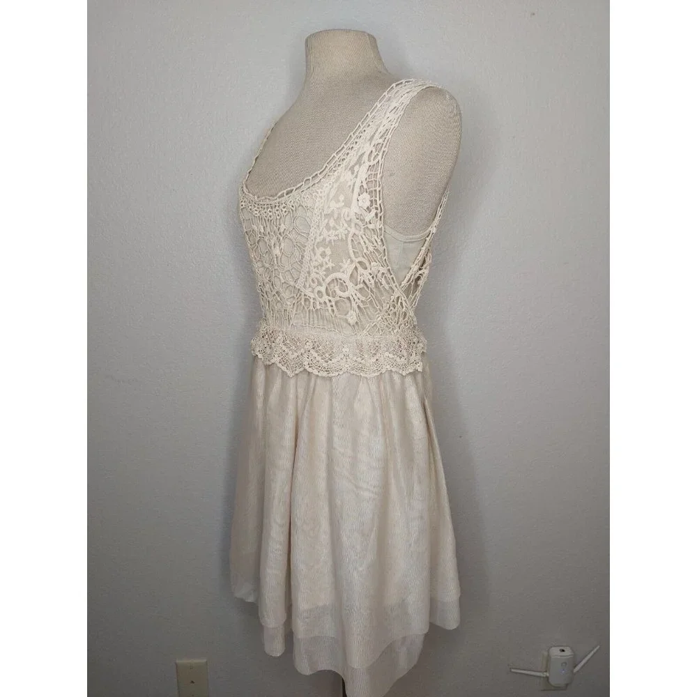 Love Fire Junior Womens Large Lace Dress Off White Beige Halter Lace Sleeveless - Picture 2 of 14